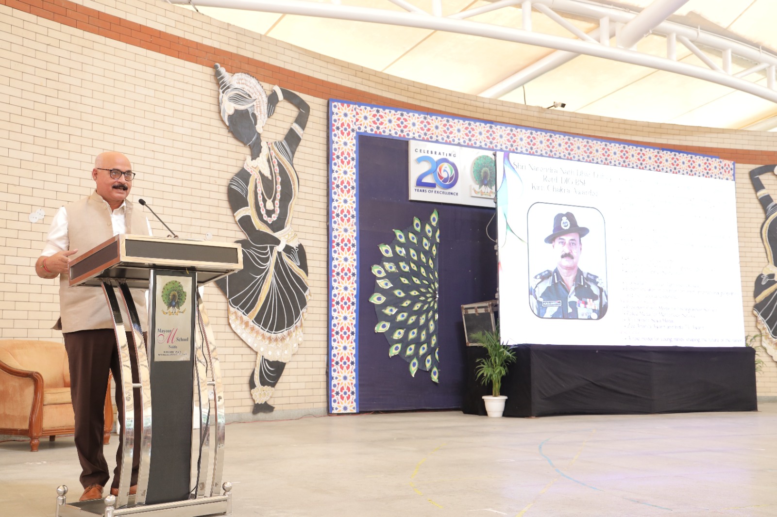 INSPIRING LESSONS OF COURAGE AND PATRIOTISM